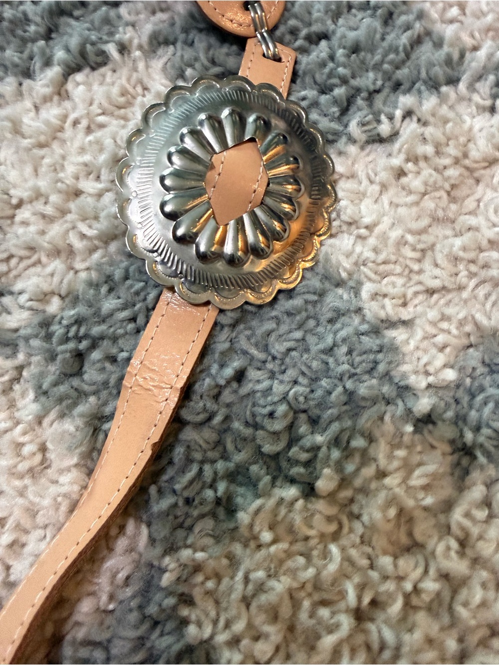 Vintage Tan faux Leather silver tone Conchos thin western cowgirl Belt retro - Picture 4 of 8